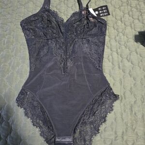 Elegant Black Lace Shapewear Bodysuit Medium